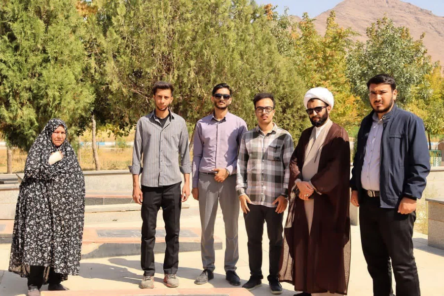 دیدار مسئول بسیج اساتید دانشگاه فرهنگیان استان مرکزی و اعضای کنگره شهدای دانشجو معلم با خانواده شهدا 4