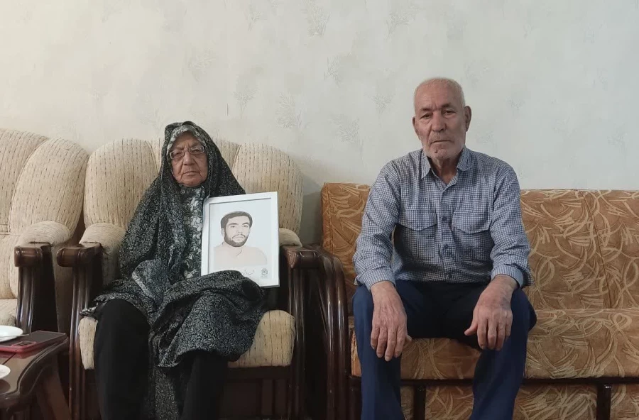 دیدار مسئول بسیج اساتید دانشگاه فرهنگیان استان مرکزی و اعضای کنگره شهدای دانشجو معلم با خانواده شهدا 6