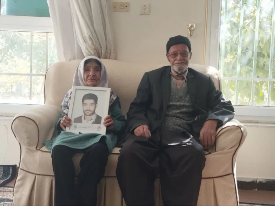 دیدار مسئول بسیج اساتید دانشگاه فرهنگیان استان مرکزی و اعضای کنگره شهدای دانشجو معلم با خانواده شهدا 7