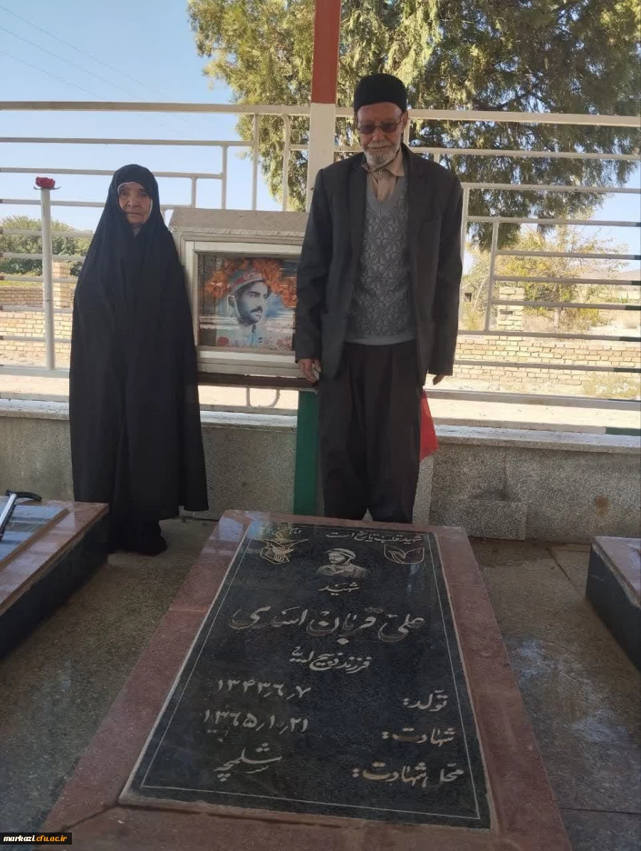 دیدار مسئول بسیج اساتید دانشگاه فرهنگیان استان مرکزی و اعضای کنگره شهدای دانشجو معلم با خانواده شهدا 9