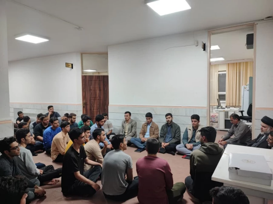 بازدید مسئولین دانشگاه از سرای دانشجویی شهید باهنر 5