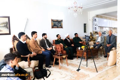 دیدار مسئول بسیج اساتید دانشگاه فرهنگیان و بسیج دانشجویی با خانواده شهدای دانشجو معلم 