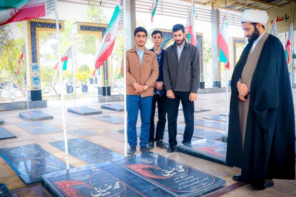 دیدار مسئول بسیج اساتید دانشگاه فرهنگیان و بسیج دانشجویی با خانواده شهدای دانشجو معلم  10