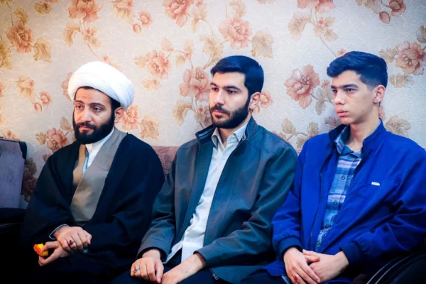 دیدار مسئول بسیج اساتید دانشگاه فرهنگیان و بسیج دانشجویی با خانواده شهدای دانشجو معلم  12