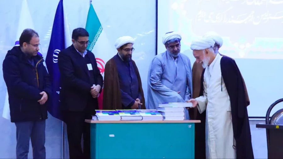 نشست تخصصی دبیرخانه وحدت حوزه و دانشگاه در استان مرکزی به میزبانی دانشگاه فرهنگیان استان مرکزی برگزار شد. 
 4