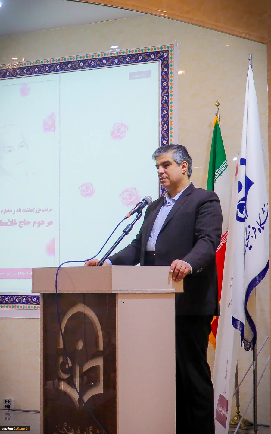  مراسم بزرگداشت یاد و خاطره خیر نیک اندیش حاج غلامعلی توکلی 
 2