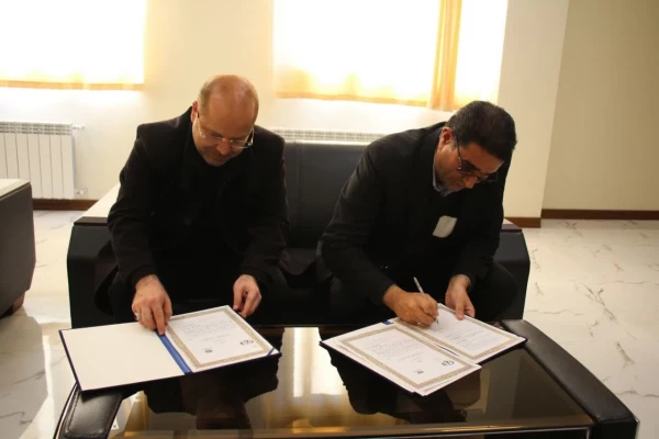 امضای تفاهم نامه همکاری بین دانشگاه فرهنگیان استان مرکزی و اداره کل کتابخانه های عمومی 2