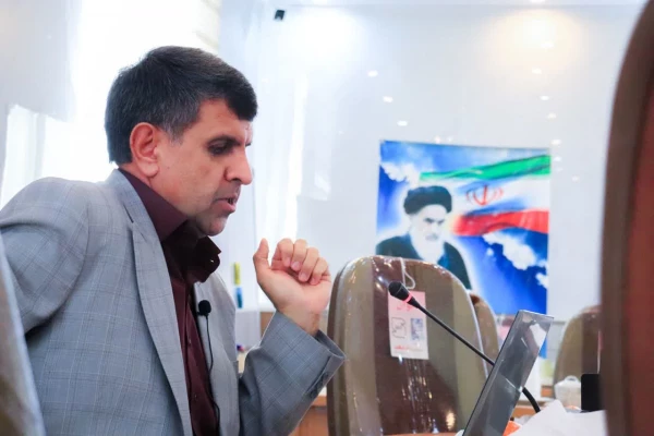 برگزاری کرسی ترویجی با عنوان "بررسی شکاف بین نظریه و عمل در کاربست آموخته های دانش آموختگان پیرامون رویکردهای ارتباطی آموزش زبان در کلاس های زبان انگلیسی مدارس ایران"  2