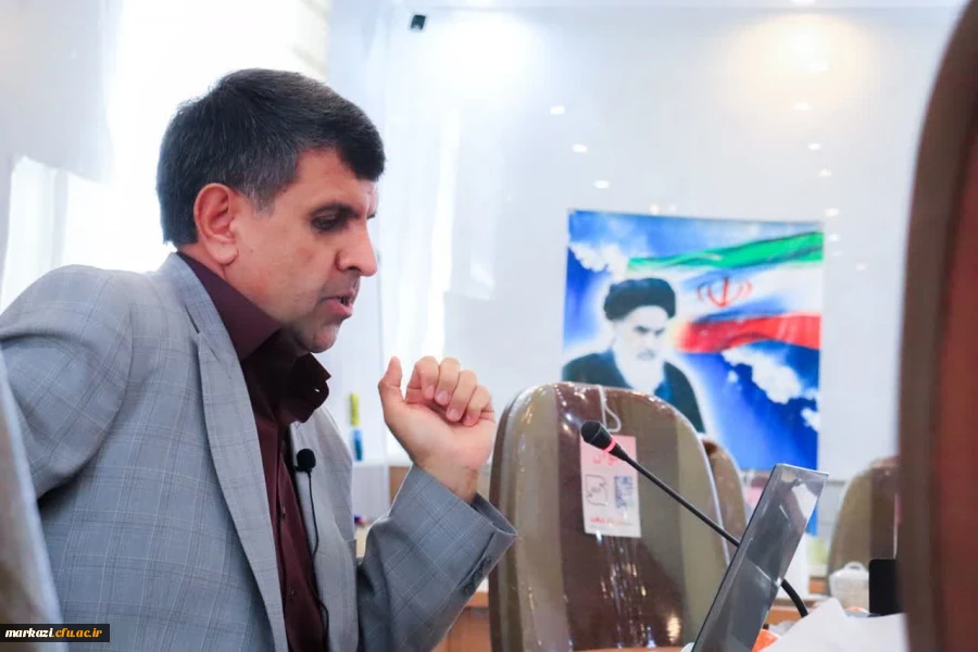 برگزاری کرسی ترویجی با عنوان "بررسی شکاف بین نظریه و عمل در کاربست آموخته های دانش آموختگان پیرامون رویکردهای ارتباطی آموزش زبان در کلاس های زبان انگلیسی مدارس ایران"  2