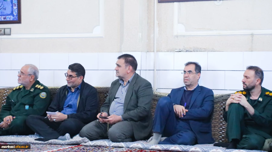 دیدار اعضای ستاد شورای هماهنگی اجلاسیه شهدای دانشجومعلم با آیت الله دری نجف آبادی، نماینده ولی فقیه در استان مرکزی  
 2