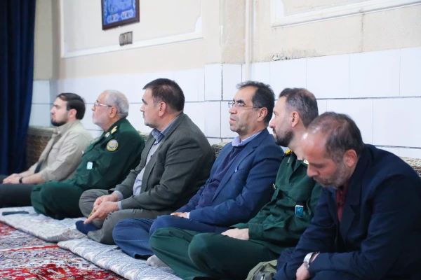 دیدار اعضای ستاد شورای هماهنگی اجلاسیه شهدای دانشجومعلم با آیت الله دری نجف آبادی، نماینده ولی فقیه در استان مرکزی  
 2