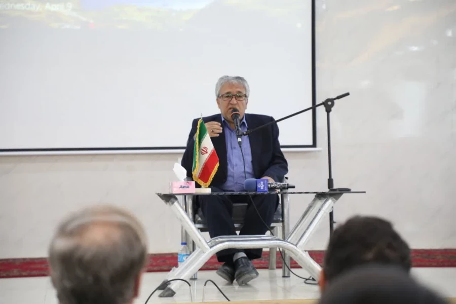 مراسم بزرگداشت روز ملی فناوری هسته ای در دانشگاه فرهنگیان برگزار شد 4