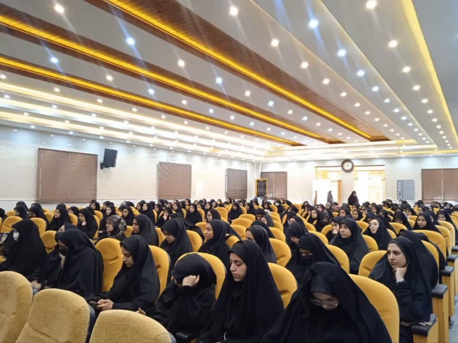 نشست توجیهی شیوه نامه انضباطی دانشجویی، برای دانشجویان جدید الورود ۱۴۰۳ 3