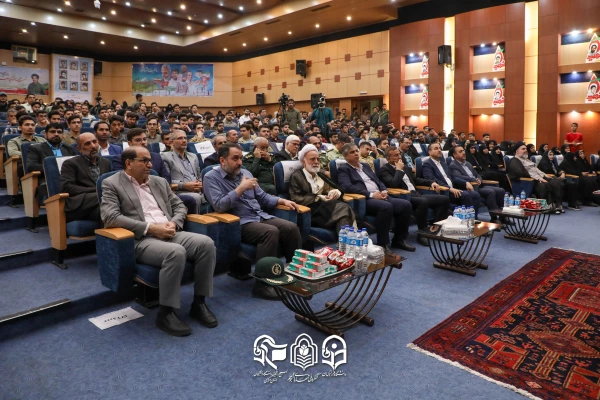 عطر شهدا در فضای استان مرکزی پیچید؛ درخشش نخستین اجلاسیه  ۵۲ شهید دانشجومعلم با روایتی ناب از ایثار و حماسه 3