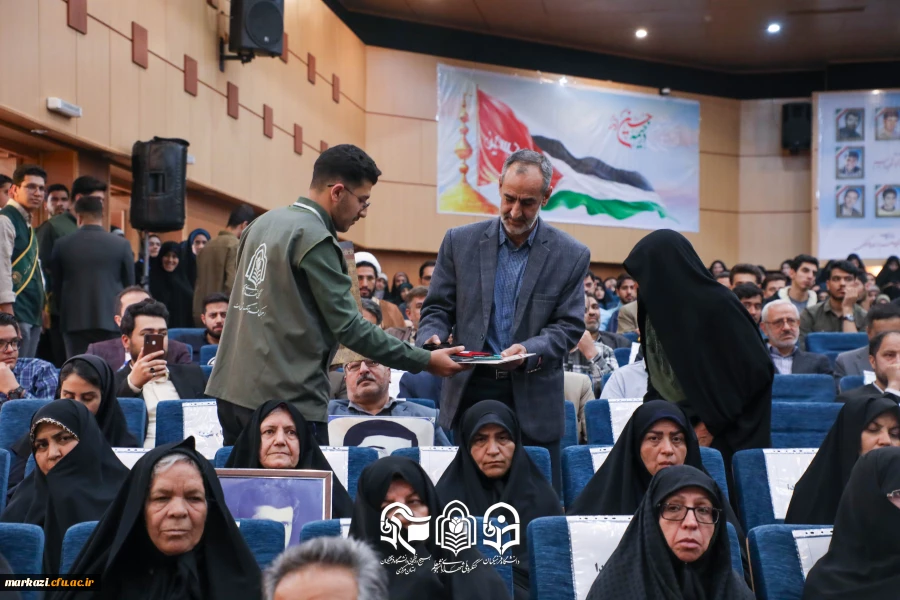 عطر شهدا در فضای استان مرکزی پیچید؛ درخشش نخستین اجلاسیه  ۵۲ شهید دانشجومعلم با روایتی ناب از ایثار و حماسه 5