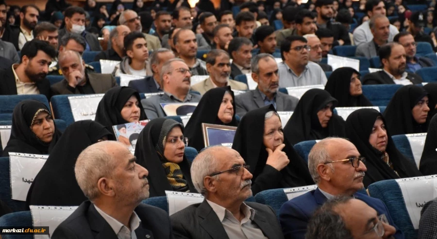 عطر شهدا در فضای استان مرکزی پیچید؛ درخشش نخستین اجلاسیه  ۵۲ شهید دانشجومعلم با روایتی ناب از ایثار و حماسه 6