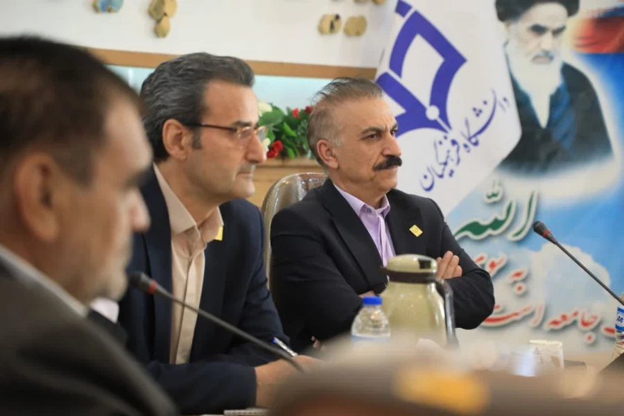  نشست سرپرست معاونت آموزشی و تحصیلات تکمیلی دانشگاه فرهنگیان با اعضای هیأت علمی استان مرکزی  6