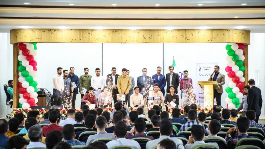 آیین بزرگداشت مقام معلم ویژه دانشجومعلمان در دانشگاه فرهنگیان استان مرکزی برگزار شد 5