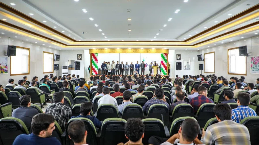 آیین بزرگداشت مقام معلم ویژه دانشجومعلمان در دانشگاه فرهنگیان استان مرکزی برگزار شد 4