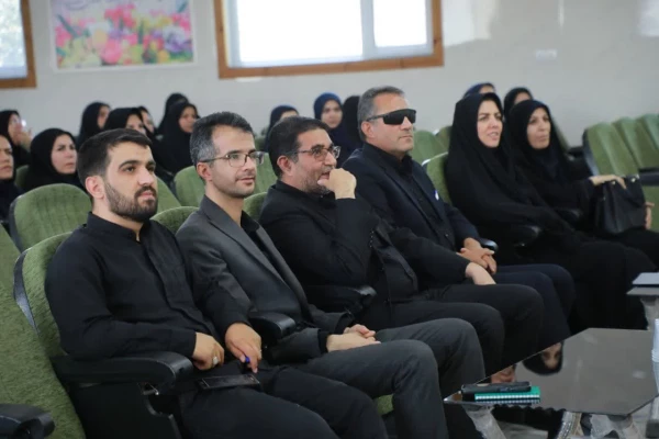 برگزاری جلسه توجیهی ارزیابان مصاحبه متقاضیان ورود به دانشگاه فرهنگیان استان مرکزی
 2