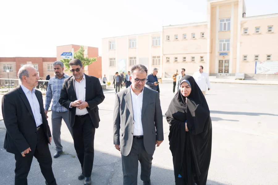 بازدید معاون برنامه ریزی و توسعه دانشگاه فرهنگیان و مسئولین سازمان برنامه و بودجه کشور از پروژه های عمرانی و فضاهای آموزشی دانشگاه فرهنگیان استان مرکزی  7