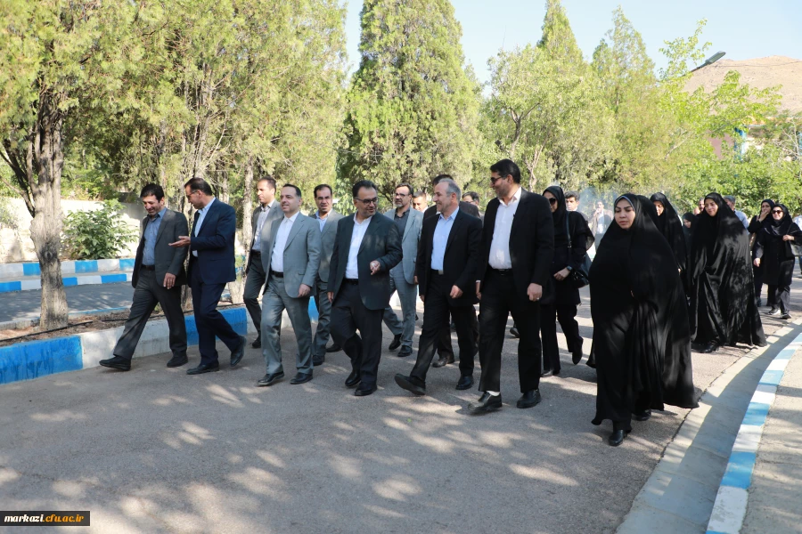 بازدید معاون برنامه ریزی و توسعه دانشگاه فرهنگیان و مسئولین سازمان برنامه و بودجه کشور از پروژه های عمرانی و فضاهای آموزشی دانشگاه فرهنگیان استان مرکزی  9