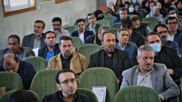 برگزاری کارگاه توجیهی مدیران و معلمان راهنمای مدارس مجری کارورزی
  2