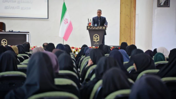 برگزاری کارگاه توجیهی مدیران و معلمان راهنمای مدارس مجری کارورزی
  9