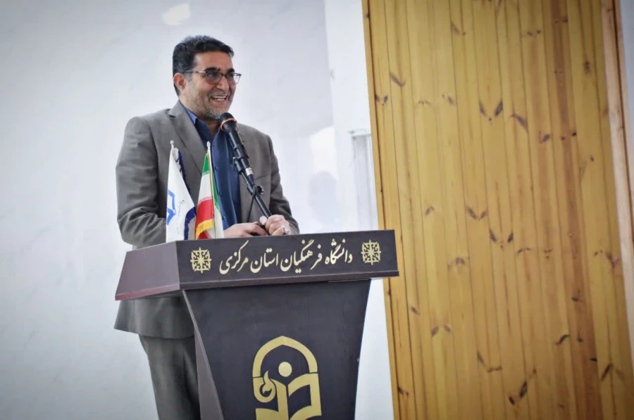 برگزاری کارگاه توجیهی مدیران و معلمان راهنمای مدارس مجری کارورزی
  11