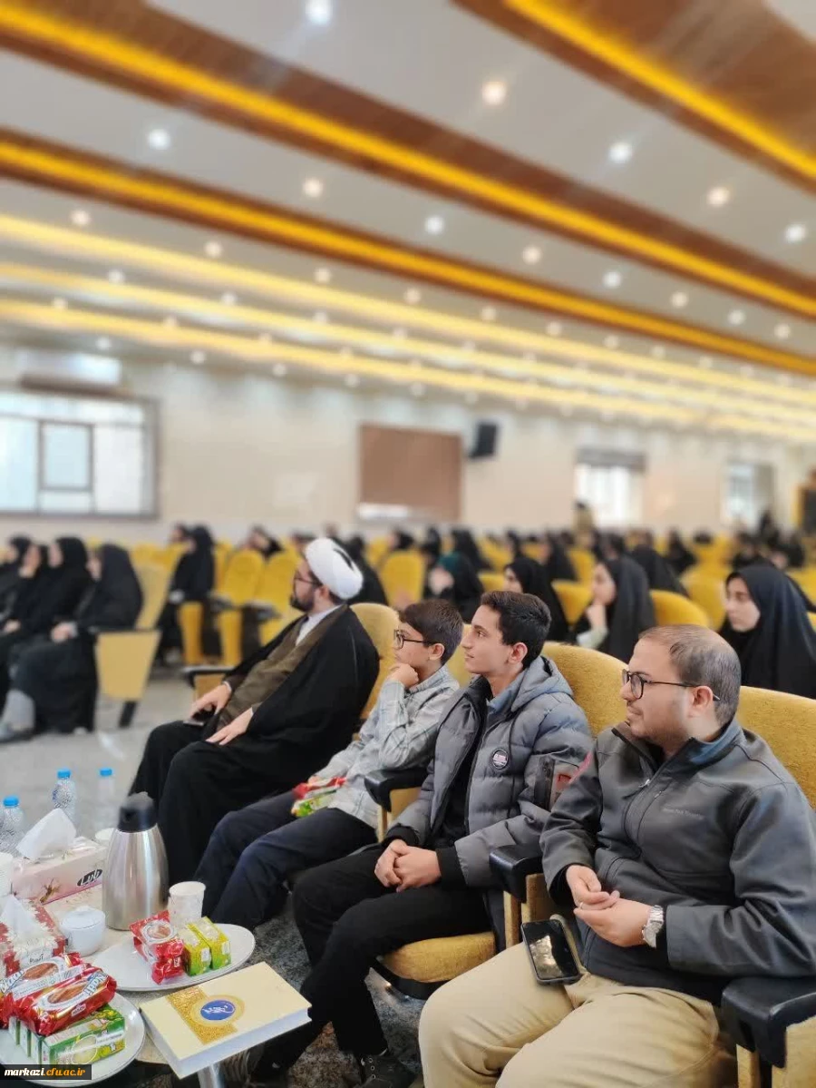 محفل نورانی اُنس با قرآن کریم در پردیس زینب کبری (س) 7