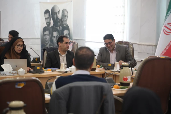  برگزاری نخستین پیش نشست تخصصی هفتمین همایش ملی و دومین همایش بین المللی تربیت معلم 2