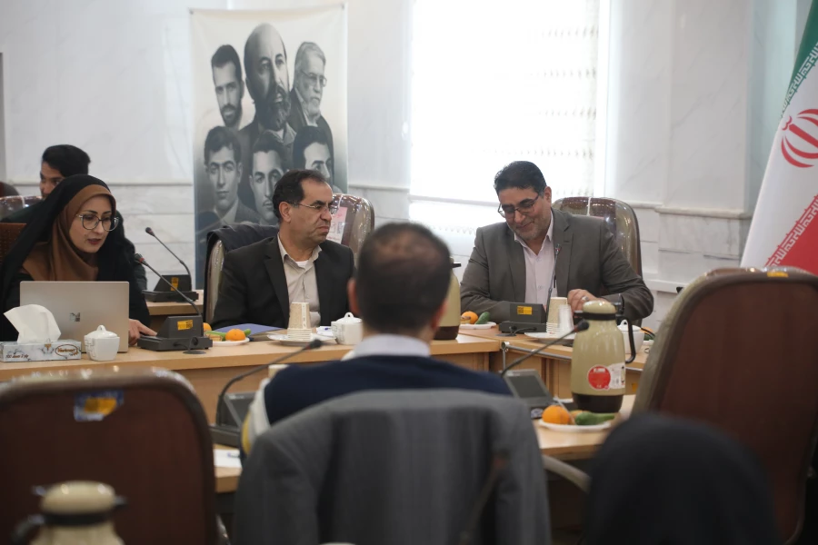  برگزاری نخستین پیش نشست تخصصی هفتمین همایش ملی و دومین همایش بین المللی تربیت معلم 2