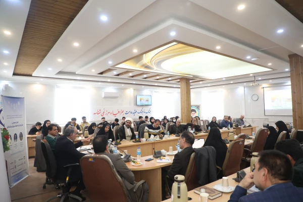  برگزاری نخستین پیش نشست تخصصی هفتمین همایش ملی و دومین همایش بین المللی تربیت معلم 2