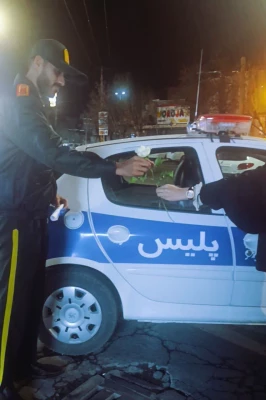 دانشجومعلمان انقلابی، پرشور و با صلابت در میدان به جهاد تبیین می پردازند. 8