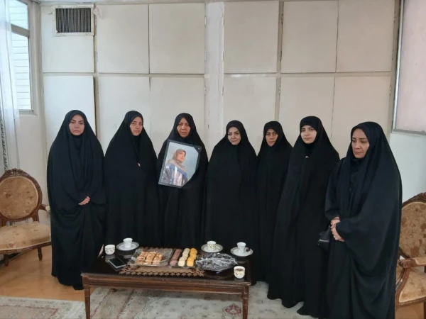  دیدار با خانواده شهیده دکتر مهسا طاهری نخبه هوافضای اراک 2