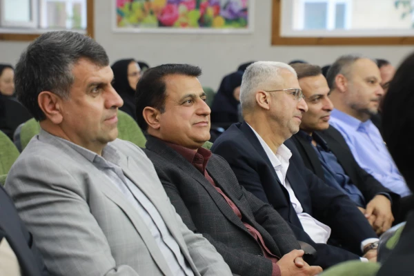گرامیداشت مقام استاد ، دهه سرآمد آموزشی و تجلیل از پیشکسوتان در دانشگاه فرهنگیان استان مرکزی 11