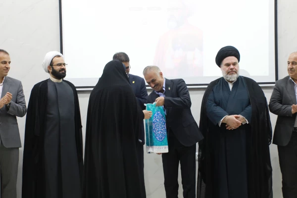گرامیداشت مقام استاد ، دهه سرآمد آموزشی و تجلیل از پیشکسوتان در دانشگاه فرهنگیان استان مرکزی 15